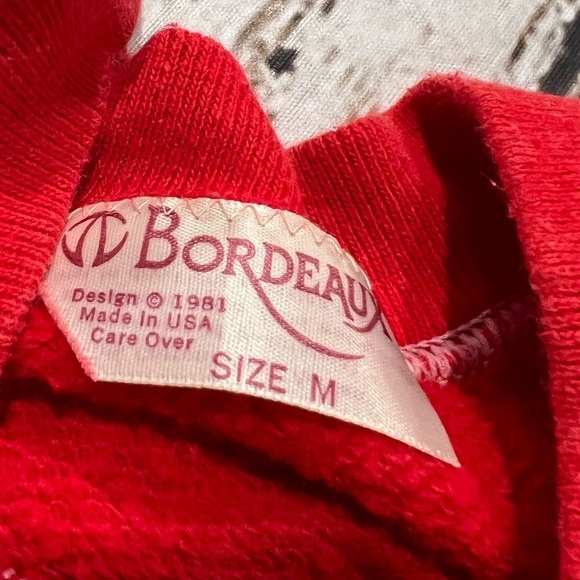 Vintage 1980s Teddy Bear with Flower Red 80s Crewneck Pullover Jumper Sweatshirt - Picture 4 of 4